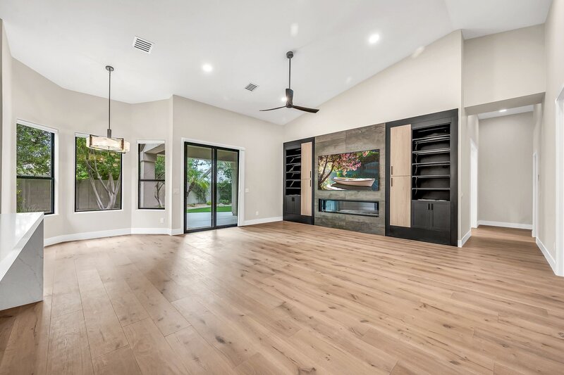 6421 E Winchcomb Dr-8