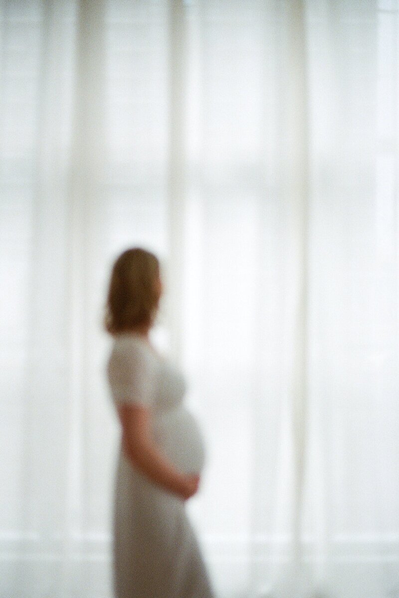 09_Marika+DanielMaternity -27_Maternity Photography Toronto