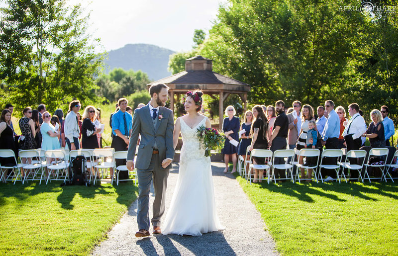 Denver-Botanic-Gardens-Summer-Wedding-Ceremony-Open-Air-Field