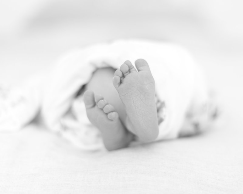 CatherineNewbornBW_89 of 92)0089