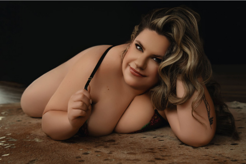 Oculus Portraits Vancouver Top Boudoir Photography Plus Size women classy