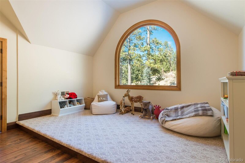 3731 OVERLOOK ROOM