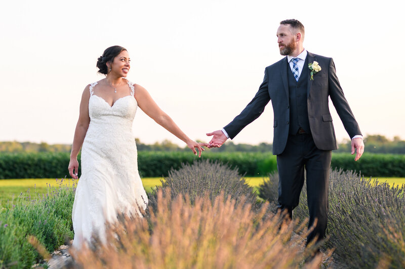 farmin-bettys-wedding-wisconsin-the-paper-elephant-0110