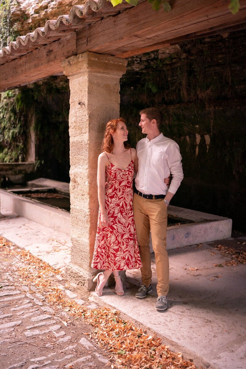 gordes, provence, photoshoot, photographer, wedding, engagement