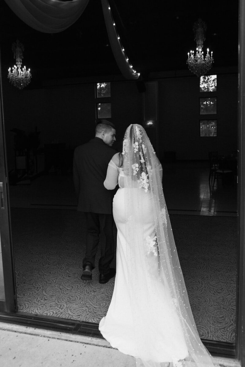 classic-and-documentary-style-wedding-photography-205