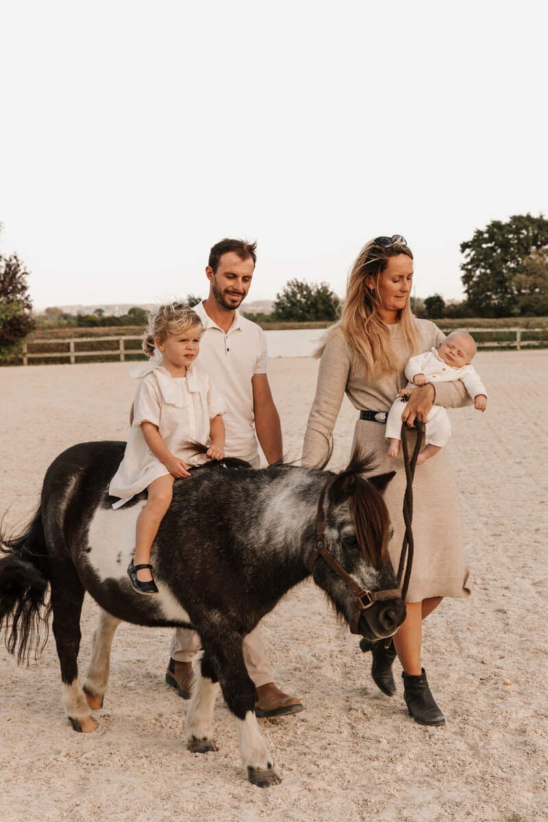 shooting-famille-avec-ane