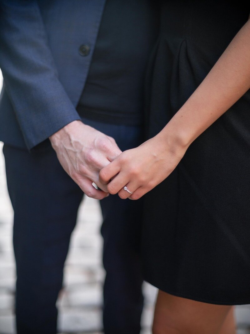 Engagement-session-paris-couple-wedding-photographer-montmartre-21