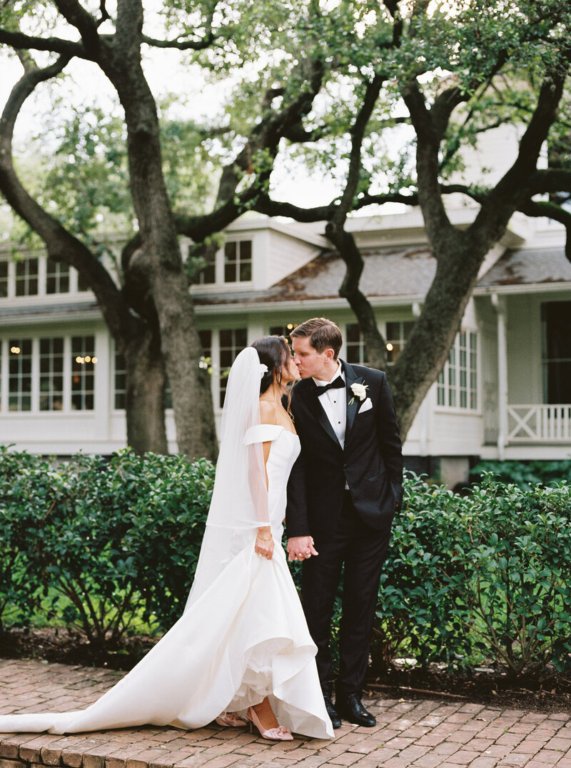 Texas Wedding Photographer | Film Wedding Photographer | Austin Wedding Photographer | Emilie Hewitt Photography-74
