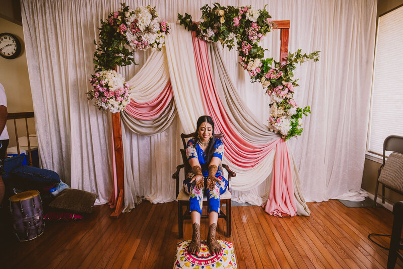 An indian bride getting her mehndi done before her sikh wedding in sacramento california