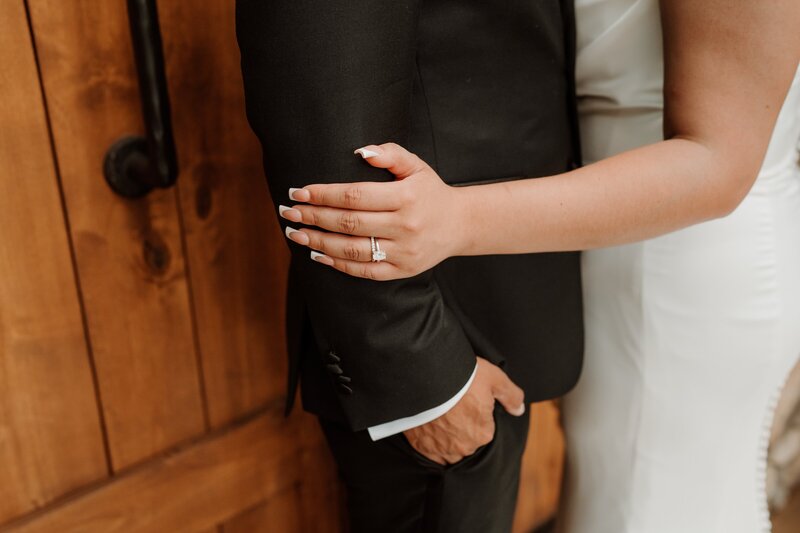 Bride and Groom Ring Detail | Photography by Jocelyn