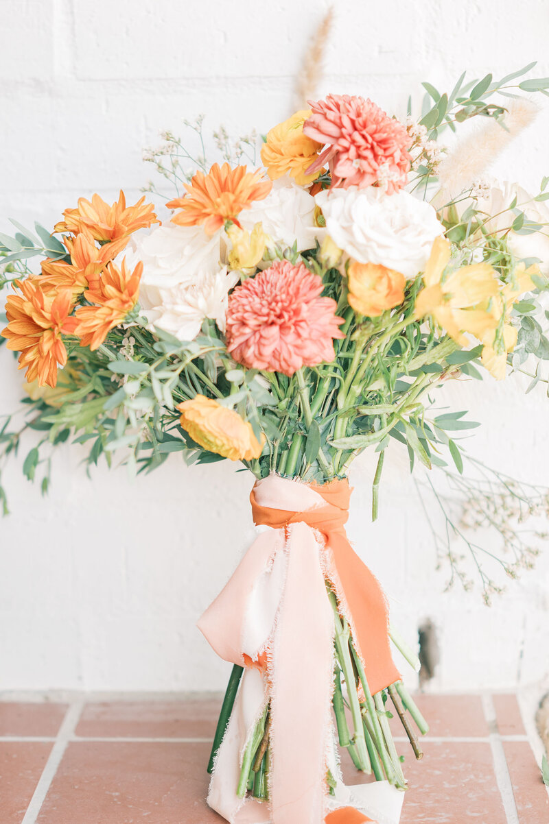 Fort Worth Wedding Photographer | DFW Photographer Rae De Lain Weddings Light and Airy | Blush and pink floral bouquet