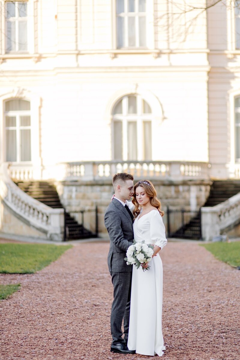 Bride and Groom elope to Europe for their marriage ceremony