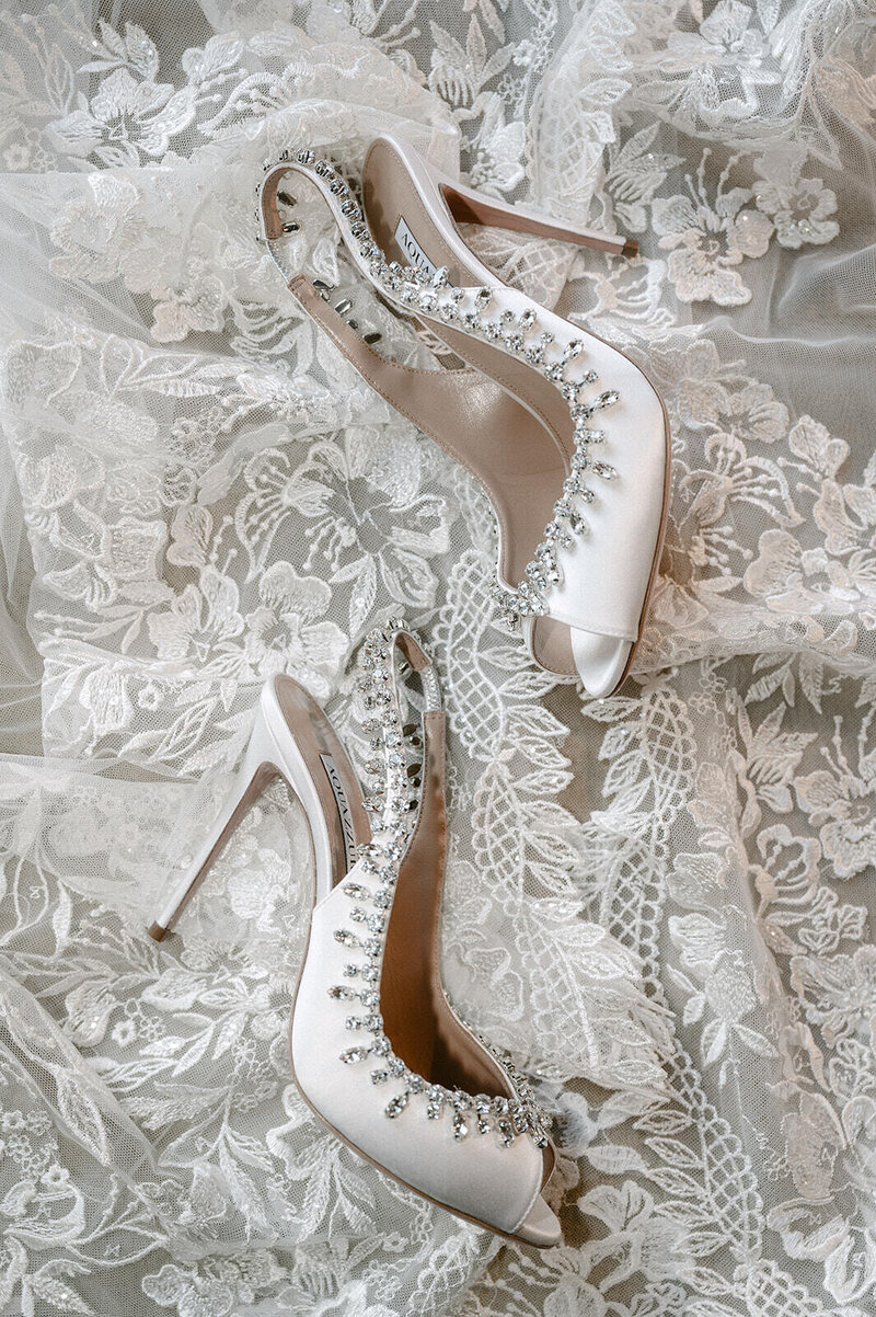 weddingshoes-classy-white