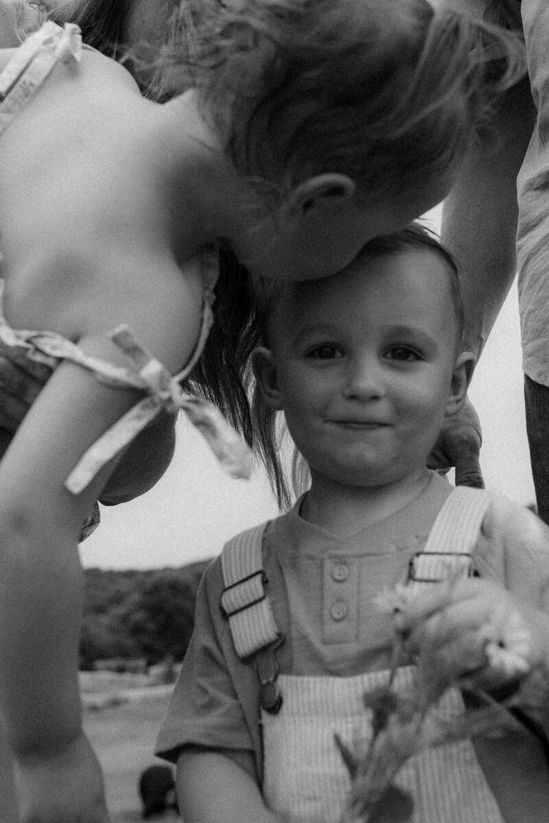 hartsburg-mo-farm-family-session-columbia-photographer-240608-0148