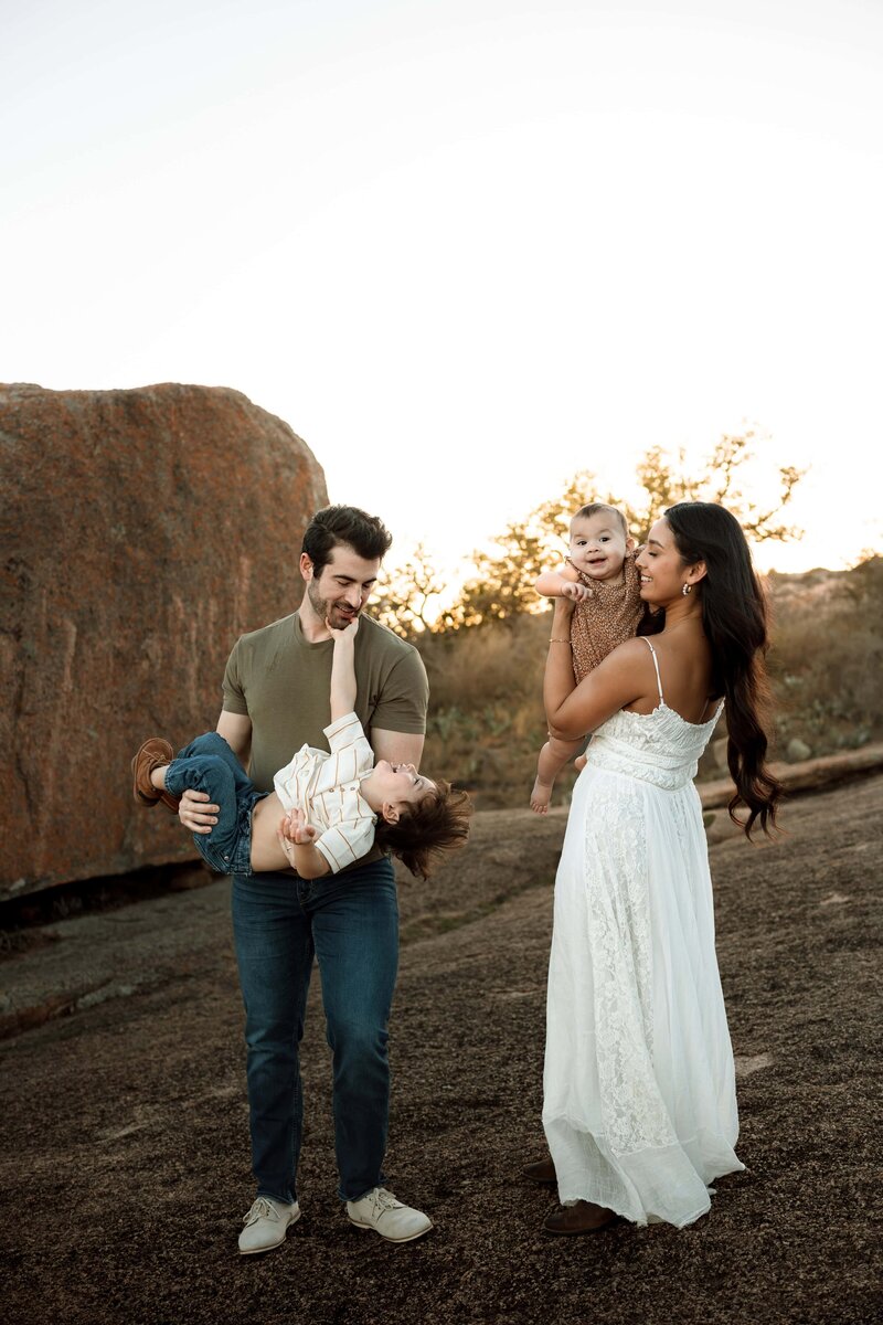 EnchantedRock-Austin-Family-Photographer40
