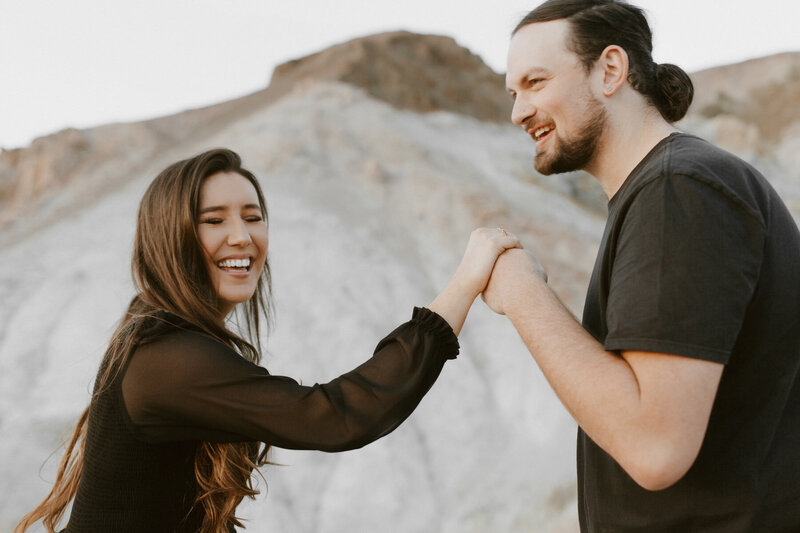 athena-and-camron-photography-desert-death-valley-np-emily-magers-athena-laugh-1