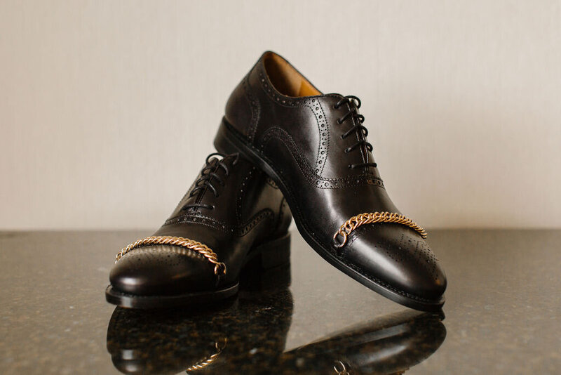 groom-black-gold-wedding-shoe