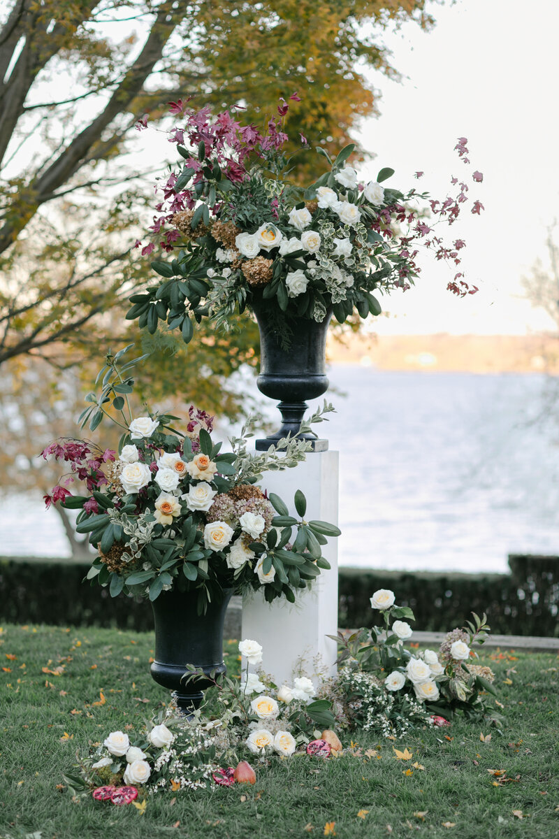 fall-wedding-flowers-with-fruit