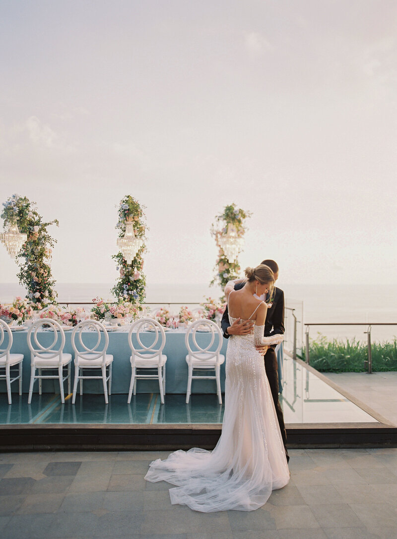 Bali_Venue_glasshouse_Tirtha_Uluwatu_Top_Top_Wedding_Fine_Art_Film_Photographer__Luxury_Wedding_Asian_Vicki_Grafton_Photography.JPG160