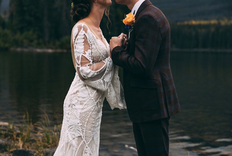 Alberta all-inclusive & small wedding photographer / allie knulls photography