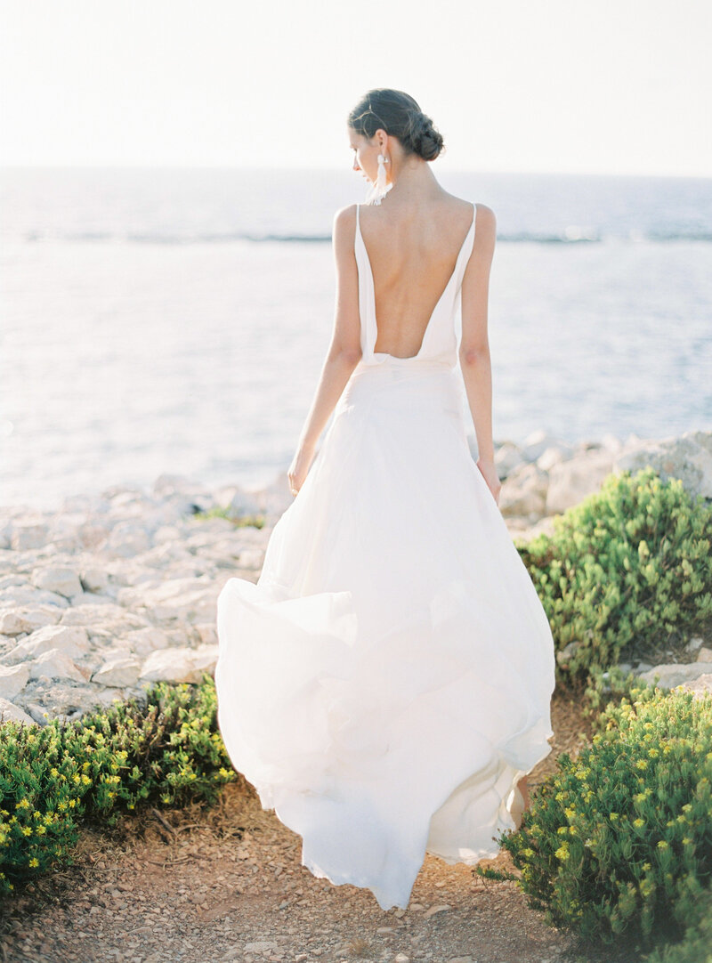 beach-wedding-dress-destination-style-Stephanie-Brauer