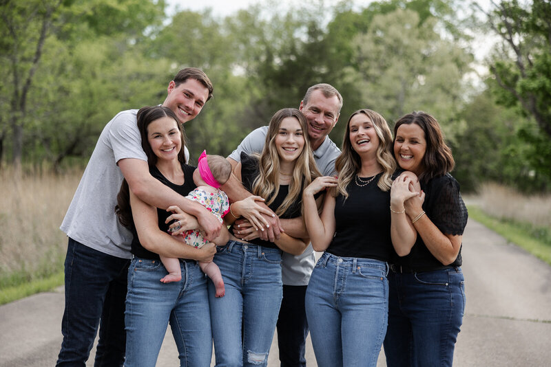 Outdoor extended family portrait taken at a park in Bonne Terre, Missouri. 