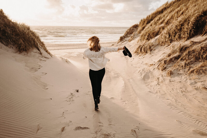 Porträt von Laura Seitz von Laura Seitz Fotografie am Strand