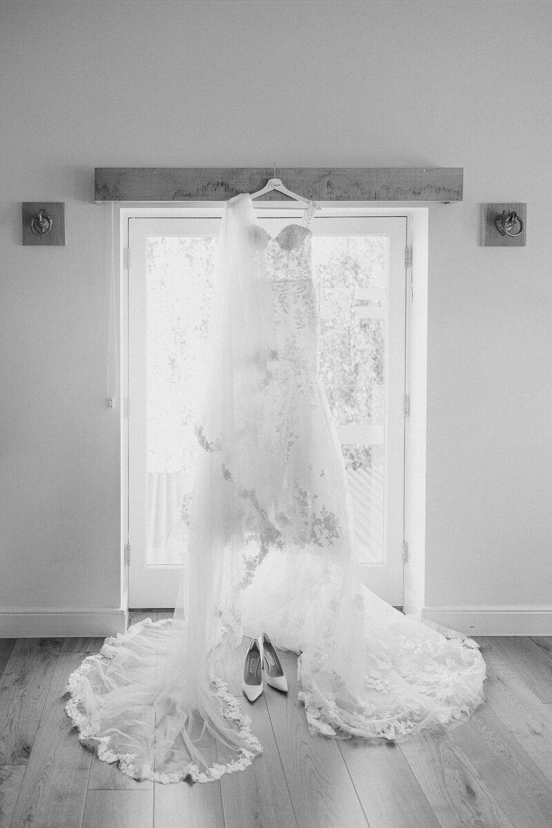 Hyde-House-Wedding-Photographer-Cotswolds-31