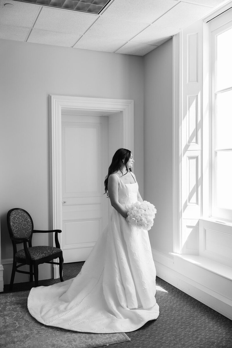 bridal-bouquet-white-peonies