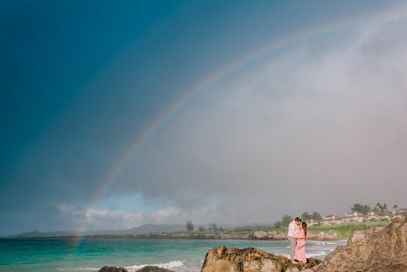 Maui babymoon with a rainbow