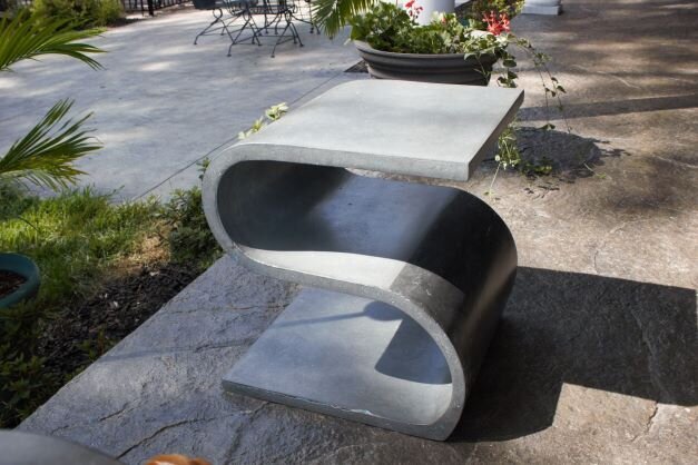 custom-concrete-s-chair