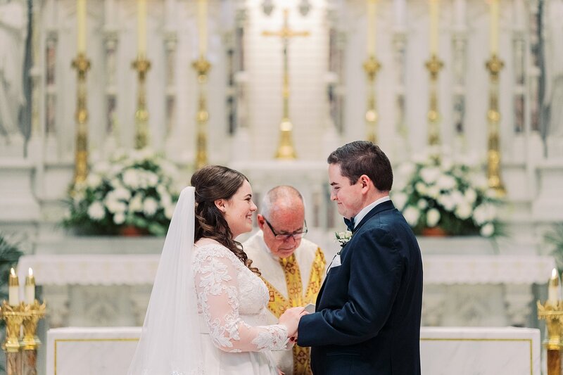Detroit-Catholic-Wedding-Photos-at-The-Colony-Club-by-Detroit-Michigan-Catholic-Wedding-Photographer-_0020