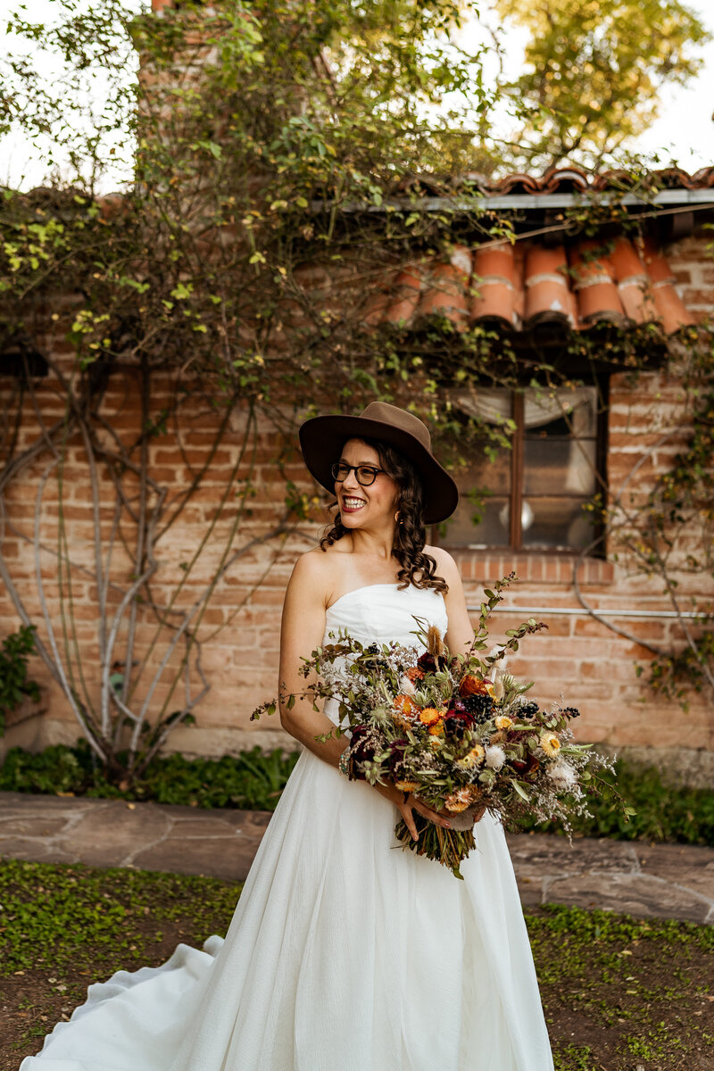 Oliver Building and Redemptorist Church Wedding | Vince + Rose, image size:800x1200