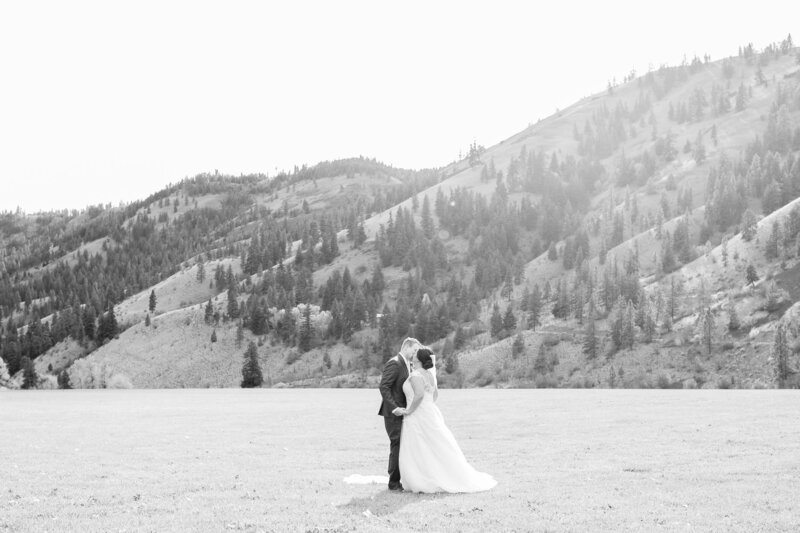 American Homestead Wedding by Spokane Wedding Photographer Taylor Rose Photography-26