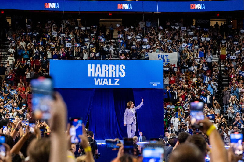 washington-dc-political-photographer-vice-president-kamala-harris-governor-tim-walz-las-vegas-nevada-rally-10