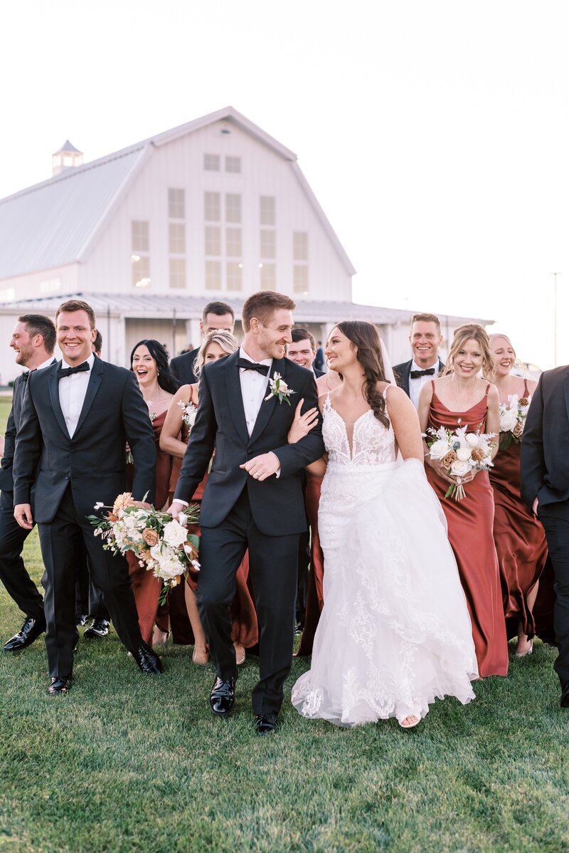 Hebron-IL-Providence-Vineyard-fall-wedding-5