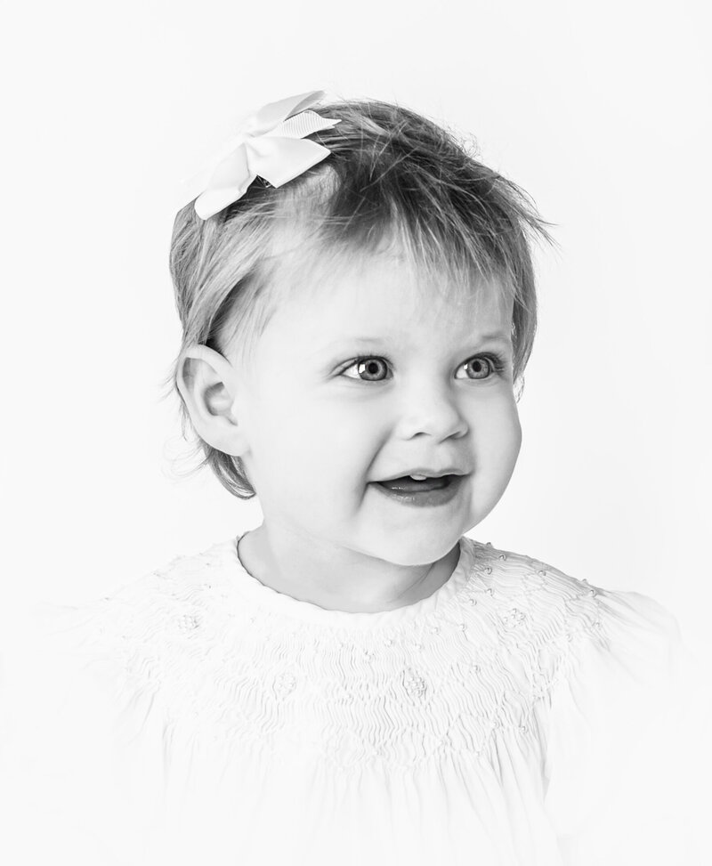 Girl laughing during family photoshoot with Mount Juliet, TN photoshoot 