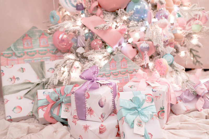 Glamorous Candyland-Themed Christmas Tree Design