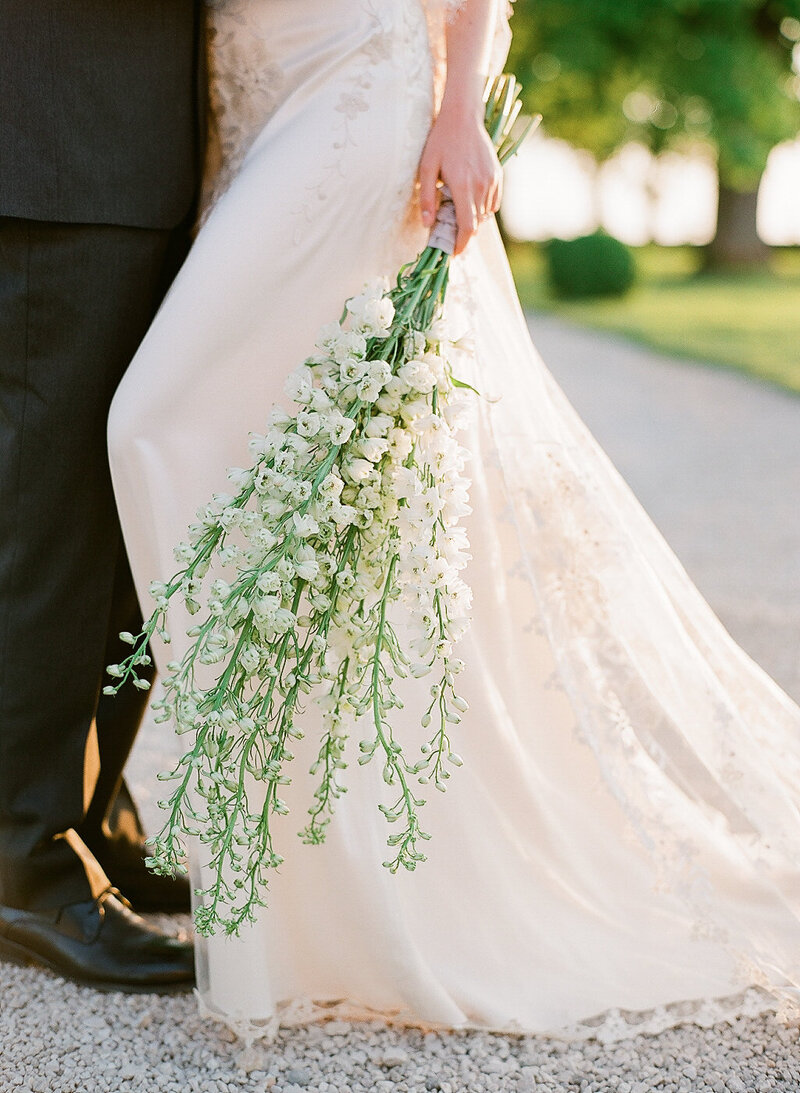 long-floral-bouquet-wedding-Stephanie-Brauer