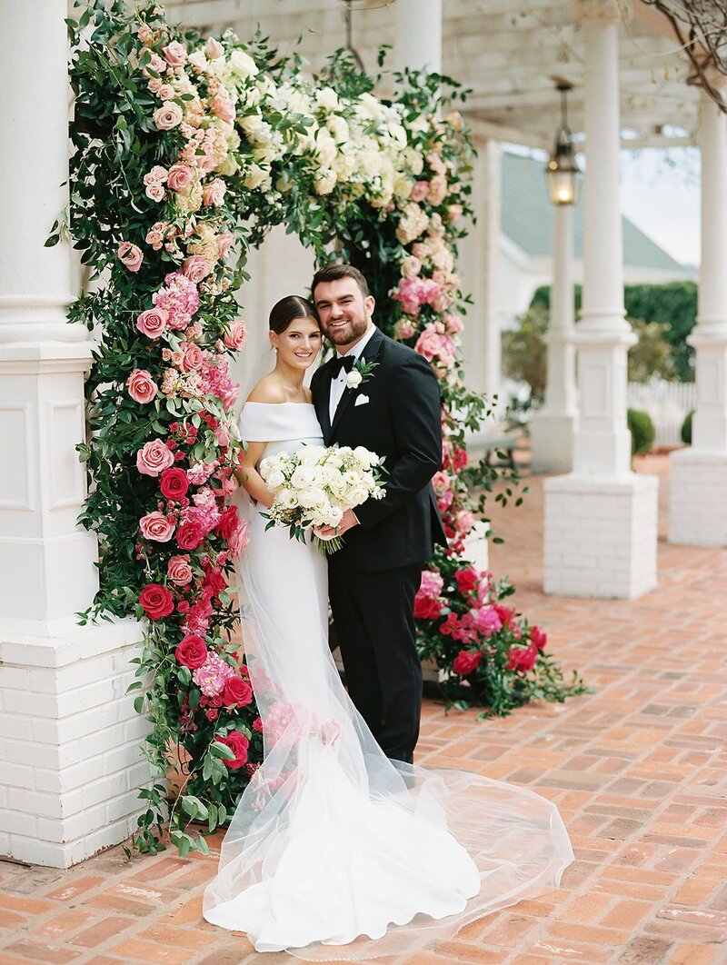 ombre-flower-arch-ceremony-woodbine-mansion