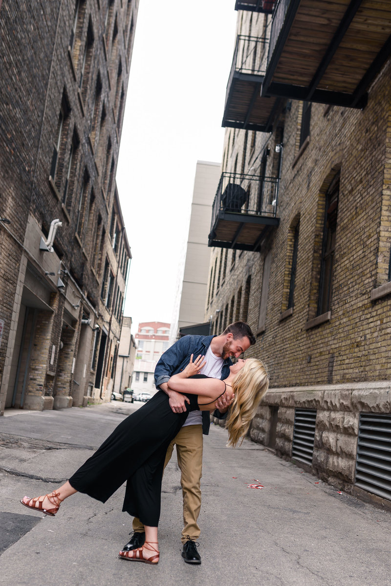 downtown-milwaukee-third-ward-engagement-summer-the-paper-elephant-0022