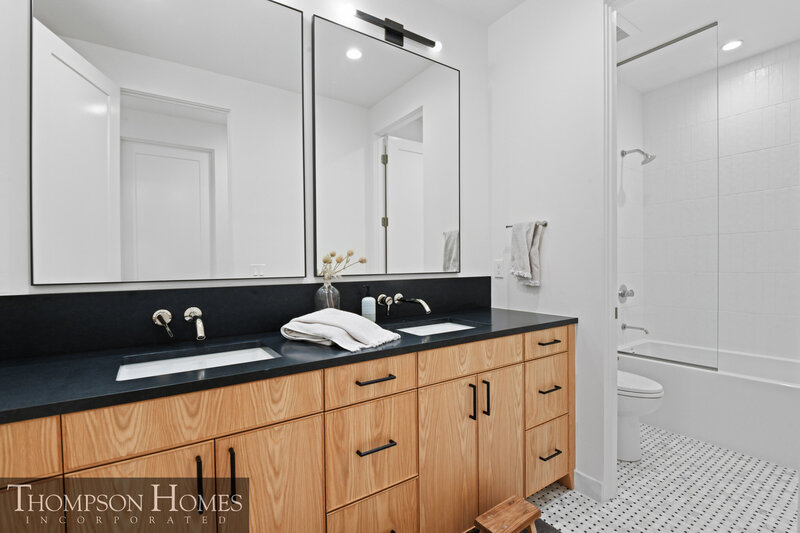 Thompson-Homes-Chateau-Moderne-Meridian-Custom-Home-Builder-71