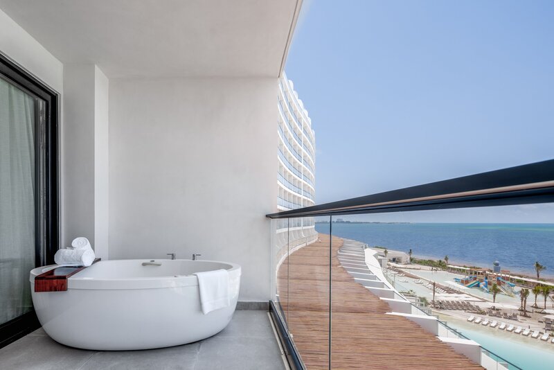 AVA-Oceanfront-King.109jpg