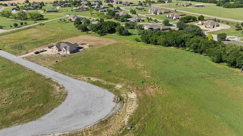 1.11-acre residential lot in South Ridge, Lindsay TX