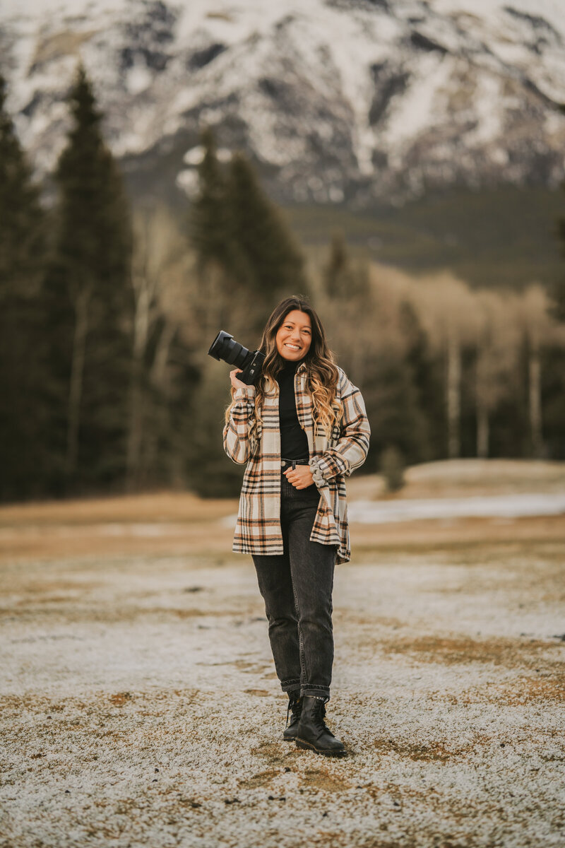 Elisabeth Cole, Banff and Kananaskis hiking elopement photographer