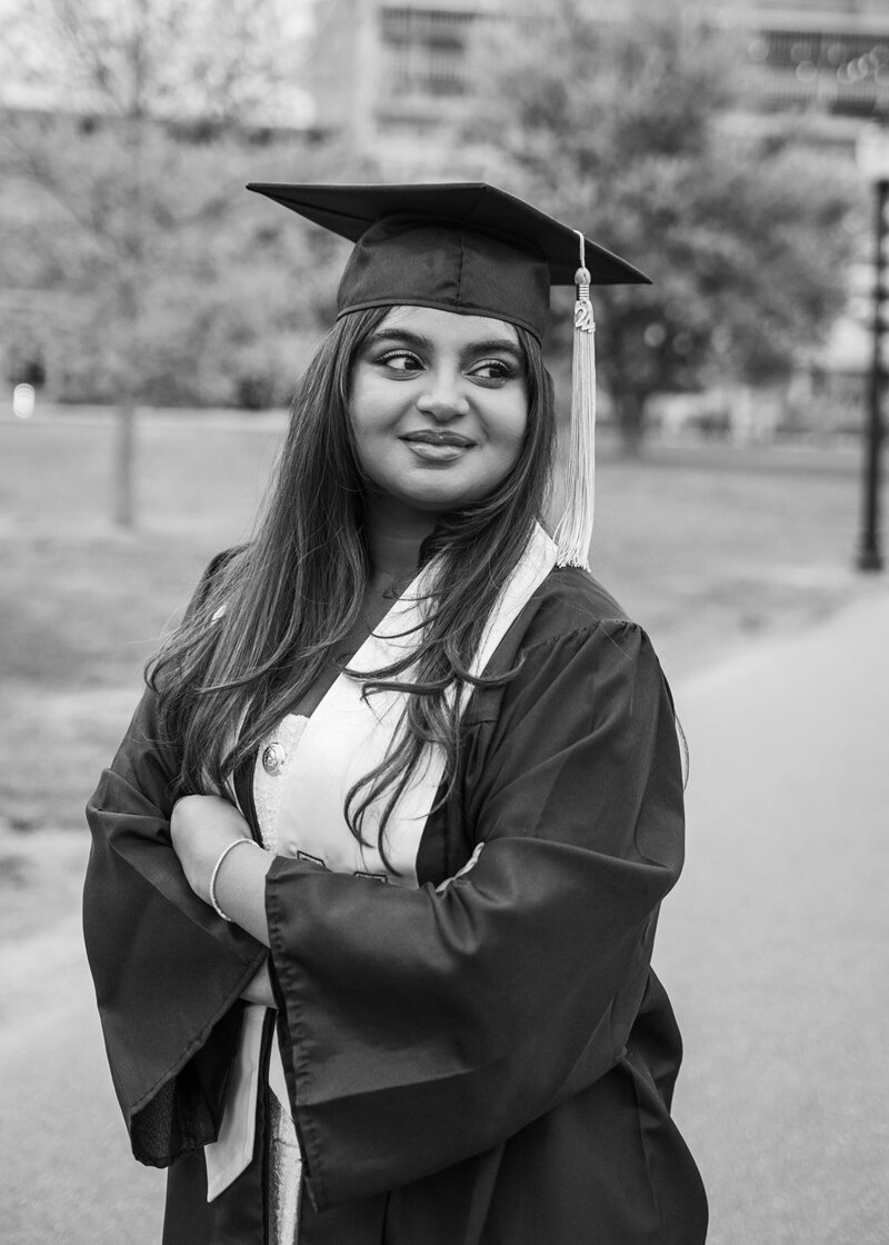 graduation portrait photographer in connecticut by Sara McIngvale Photography