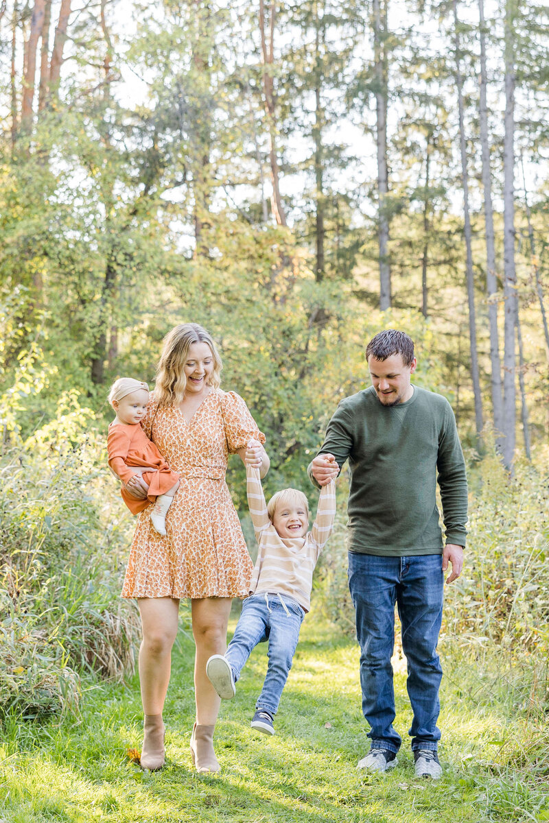 Retzer Nature Center Waukesha Family Portraits