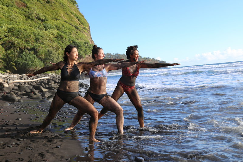 Students Practice Exfoliation and Yoga in Hawaii on Beach