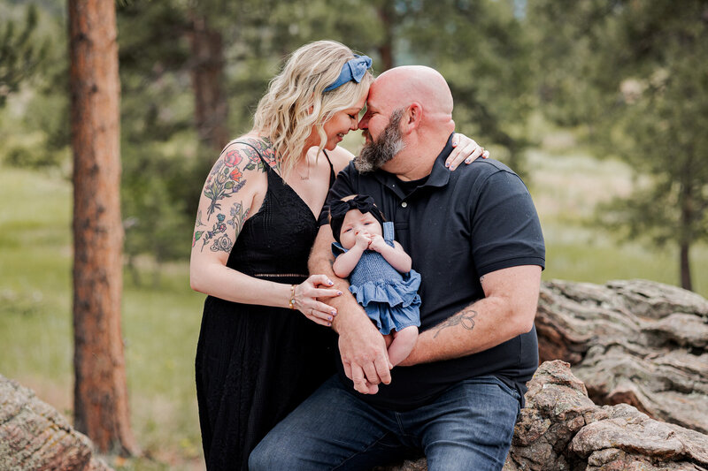 Tulsa-Oklahoma-newborn-photography-family-outside
