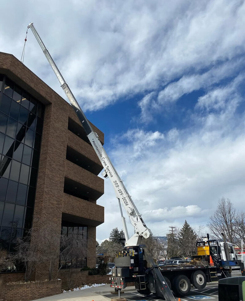 Experienced crane service for commercial projects in Denver and Foothills